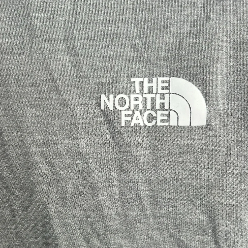 Men's Northface Lightweight Gray Tee Shirt Size Small